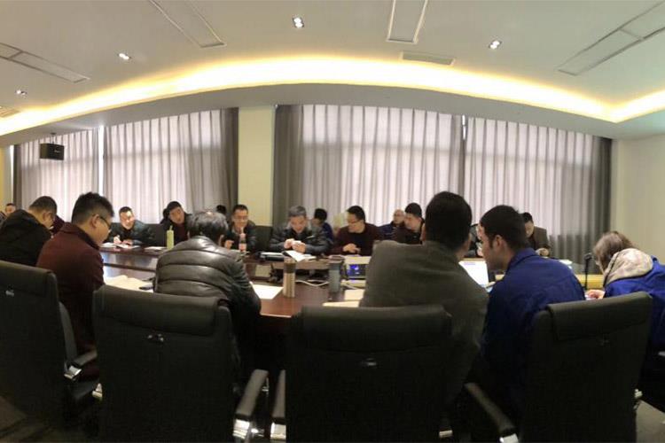 公司銷售人員進行新產品培訓 公司銷售人員進行新產品培訓